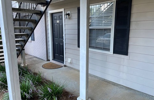 Oxford Condo | Walk to Ole Miss Games, Oxford Square - 2 Master Suites - Patio - Near Stadium!