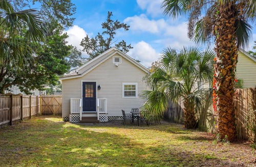 Downtown House | Walk to Palafox St.; Beach 14 min drive, sleeps 6