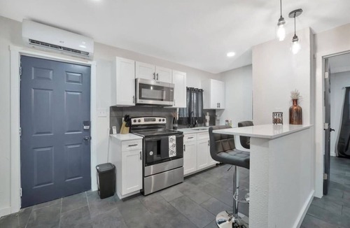 Tampa Apartment | Walk to Stadium, 2 Parking spots, Dog Park, BBQ