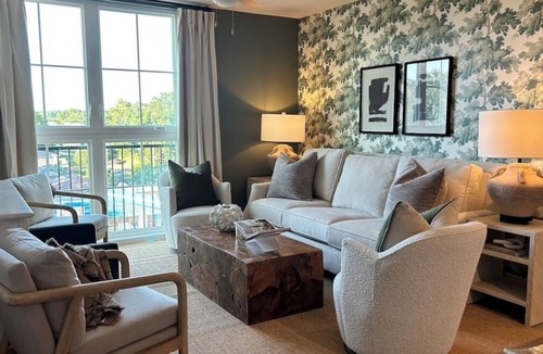 Oxford Condo | WALK TO THE BASEBALL STADIUM AND THE SQUARE! Sleeps 7, stocked fridge and snacks