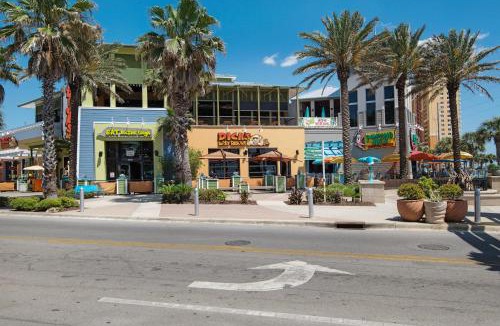 Sunnyside On The Gulf House | Walk To The Beach! 3 Story Home! 2 Balconies With Gulf Views!