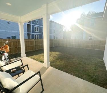 Biloxi Cabin | Walk to the beach, comes with two bikes, fully fenced in back yard!