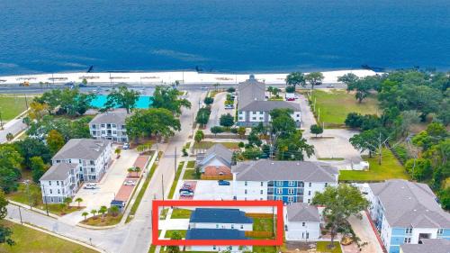 Biloxi Cabin | Walk to the beach, comes with two bikes, fully fenced in back yard!