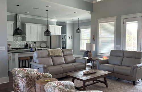Long Beach House | Walk to the beach, POOL home, sleeps 8!