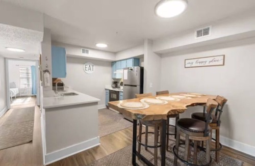Indian Bayou House | Walk to the beach/Pool/In the heart of Destin!