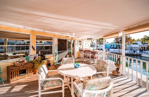 Cudjoe Key Cottage | Walk to the Pool - Venture Out Unit 333