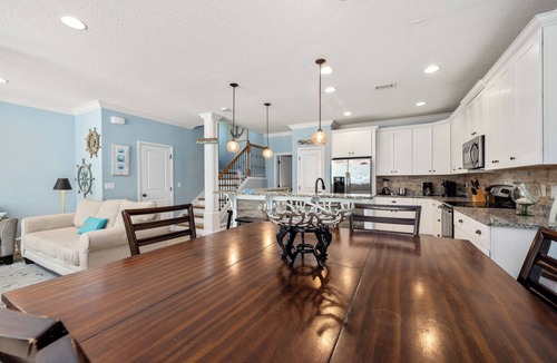 Villages of Crystal Beach House | Walk2Beach - Arcade Room - Resort Pool - Full Kitchen
