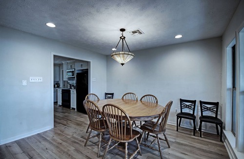 Flowood House | Water Access 6BR/3BA w/Porches & Room for 14