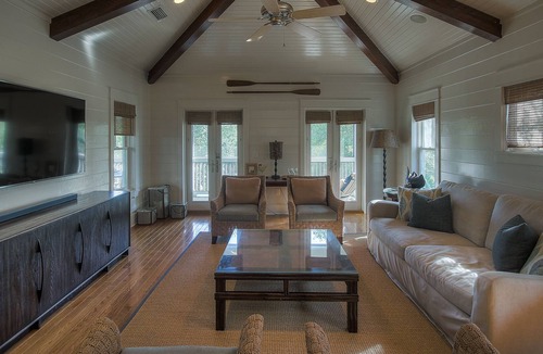 Watercolor House | Watercolor 592 Western Lake Drive Bed/4.5 Bath 200 yards to Beach Club!