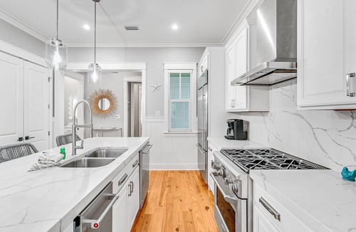 Forest District House | WATERCOLOR ACROSS FROM POOL! 4/4 SLEEPS 10! 6 SEATER GOLF CART!
