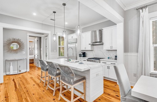 Forest District House | WATERCOLOR ACROSS FROM POOL! 4/4 SLEEPS 10! 6 SEATER GOLF CART!