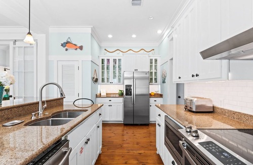 Watercolor House | WaterColor Amenity Passes, Sleeps 8 + Free Attraction Tickets!