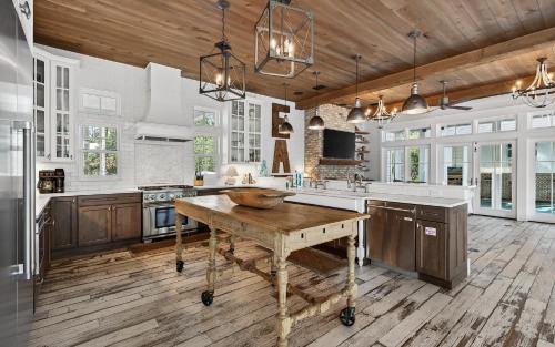 Watercolor House | Watercolor Reunions
