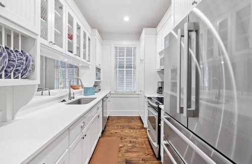 Cottage District House | WaterColor! Steps to Seaside, WC Tennis! LSV & 2 Bikes Included! Secluded but