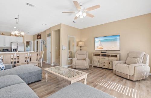 Crystal Beach House | Waterfall Cottage by Newman-Dailey
