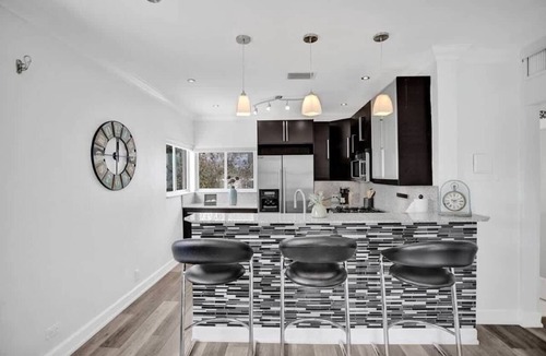 Hendricks and Venice Isles Apartment | Waterfront 1BR Near Las Olas | Sleeps 4