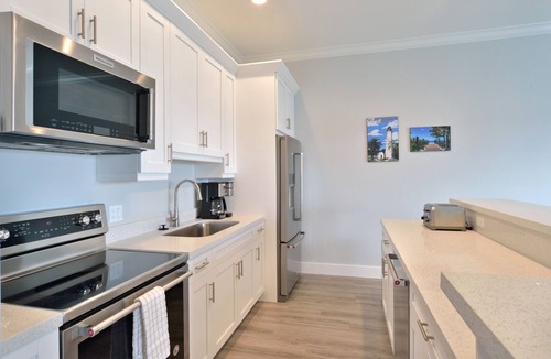 Meadows Condo | Waterfront 4-Bedroom 3-Bath Condo at Bayfront Suites & Marina