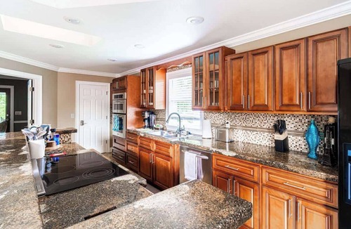 Estill Springs House | Waterfront Access | Lake Views | Dock | Pool Table