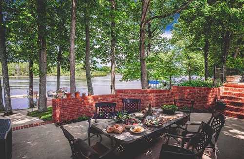 Estill Springs House | Waterfront Access | Lake Views | Dock | Pool Table