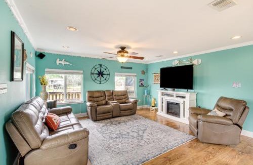 Shoreline Park House | Waterfront Bay St Louis Home w/Private Dock!