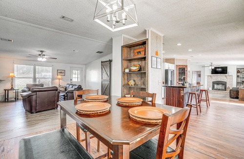 Negreet Cottage | Waterfront Buster's Place on Hickory w/Fire Pit