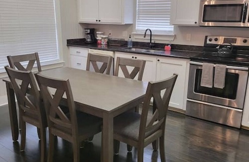 Shoreline Park House | Waterfront Comfort With Pool - Sleeps 8!