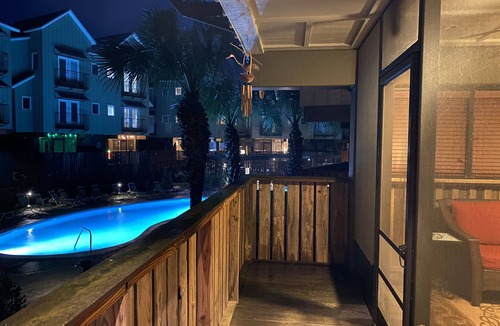 Carrabelle Condo | Waterfront family community. Swimming pool & hot tub