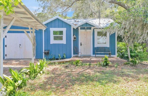 Shalimar House | Waterfront Guest Studio Bungalow Cottage Retreat