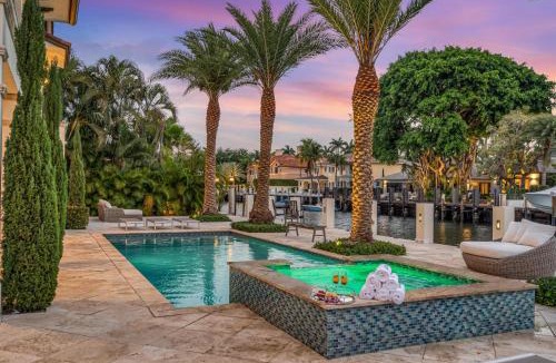 Nurmi Isles Villa | Waterfront Heated Pool Canal View Access Mimosa Key VlLLAS