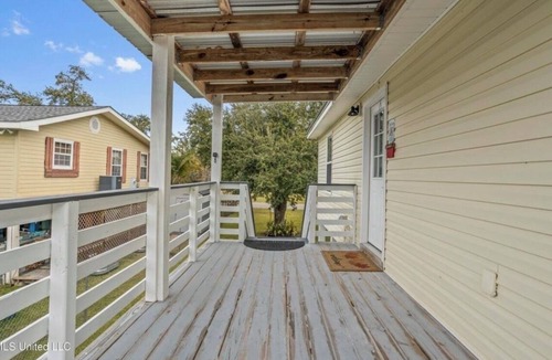 Shoreline Park House | Waterfront Home in Bay Saint Louis - 2 Bedrooms