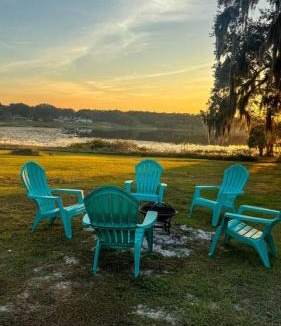 Fruitland Park House | Waterfront home with Firepit and Foosball Table