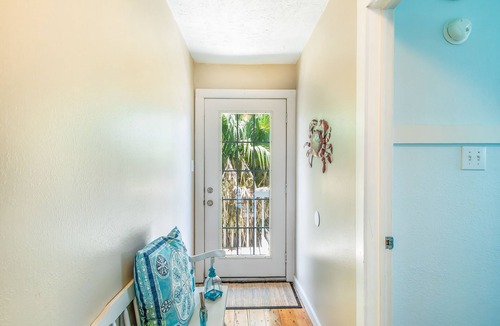 Jamaica Beach House | Waterfront Jamaica Beach 3/2.5 Bay Home with Private Pool