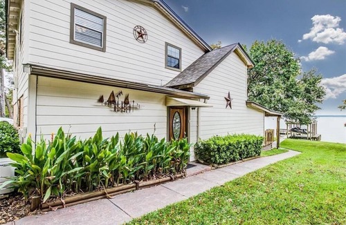 West Livingston House | Waterfront Lake House with Fishing Dock, Peaceful Deck and Spectacular Sunsets