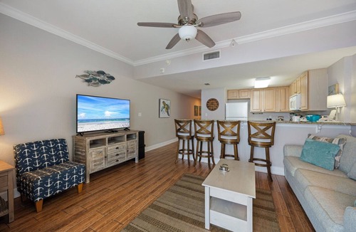 Ono Island Condo | Waterfront Listing In Beautiful Harbour Pointe! Gulf View, Too!