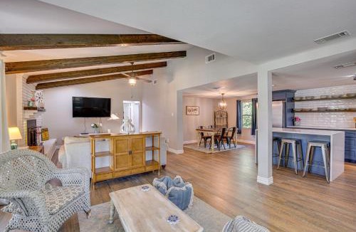 Gun Barrel City House | Waterfront Retreat w/Hot Tub in Gun Barrel City!