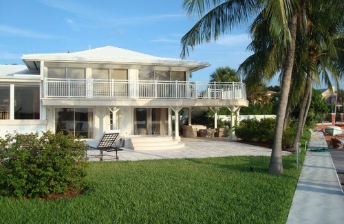 Key Biscayne Villa | Waterfront views from every room facing Miami