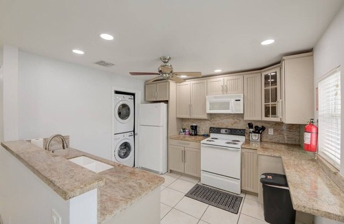 Coral Ridge Villa | Waterside retreat