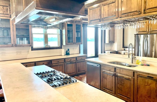 Kolin House | waterside views of oxbow, kayak,fishing, perfect spot, private deck/balcony