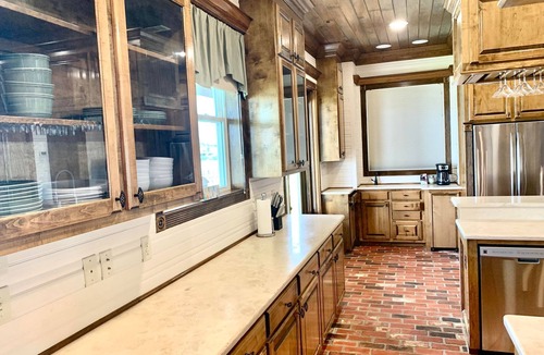 Kolin House | waterside views of oxbow, kayak,fishing, perfect spot, private deck/balcony