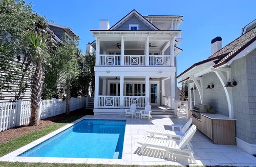 WaterSound Beach House | Watersound Home -Beautiful Gulf Views, Pool, and Gas Grill-122GBT