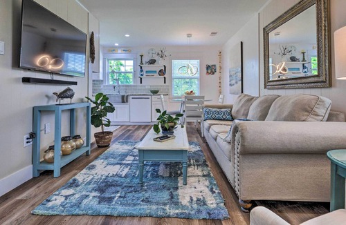 Waveland Cottage | Waveland 'Baycation House' - Close to Beaches