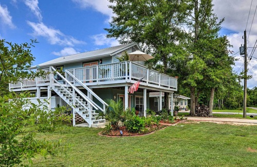 Waveland Cottage | Waveland 'Baycation House' - Close to Beaches