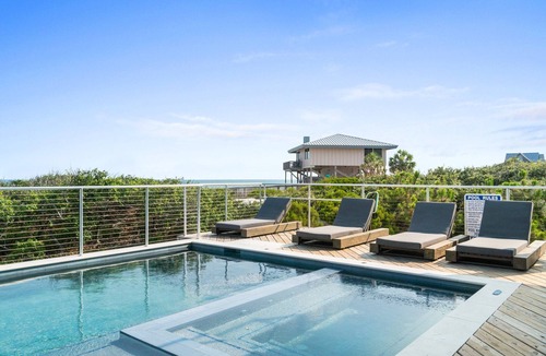 East End House | Wavesong: Brand New Build, Beachfront, Private Pool, Pet Friendly, East End