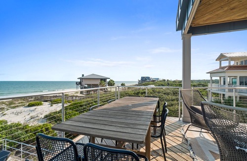 East End House | Wavesong: Brand New Build, Beachfront, Private Pool, Pet Friendly, East End