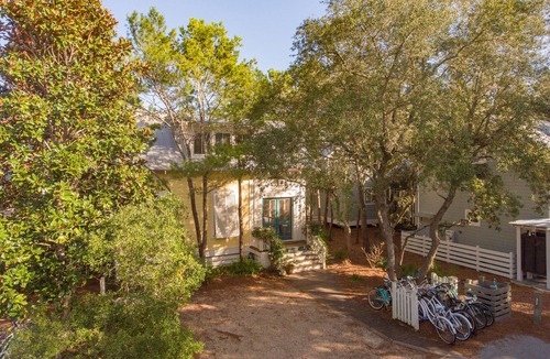 Cottage District House | "WayWard Sun" in Watercolor just behind the Seaside Chapel! Steps to Seaside