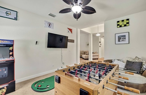 Brooksville House | Weeki Wachee and Cabot 4Bd Pool Relaxation Escape