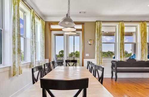 Sea Palm Village House | Welcome to A PALM PARADISE!