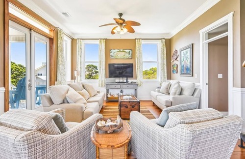 Sea Palm Village House | Welcome to A PALM PARADISE!