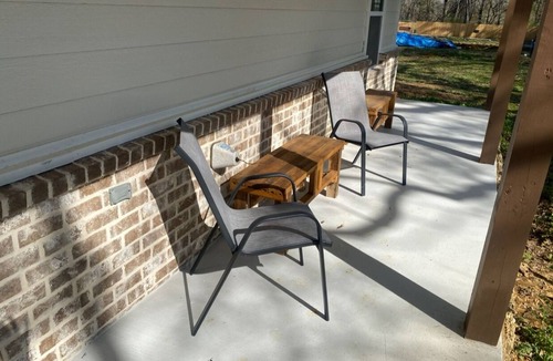 Guntown Cottage | Welcome to Cozy Comfortable True JOI. Charming 1-bedroom cottage in Guntown