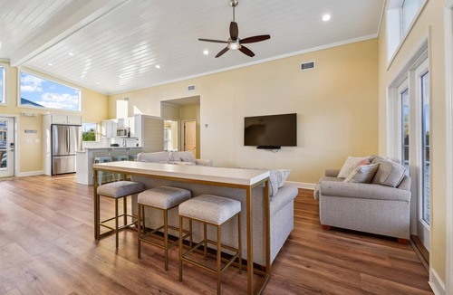 East End House | WELCOME TO DREAM BUILDER! This 4-bedroom and 4 bath Gulf Front home is where dreams are built.
